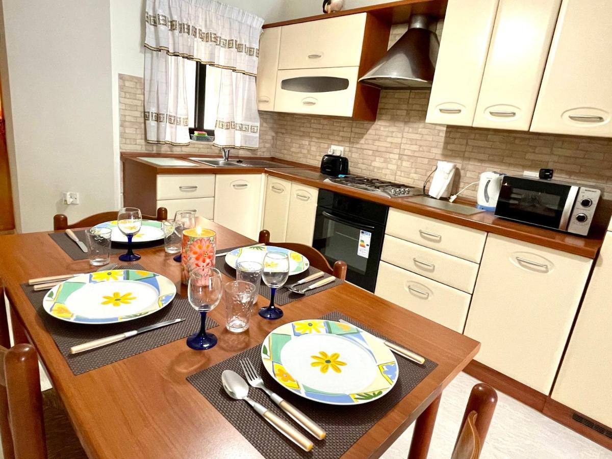 Regent Court - 3 Bedroom Apartment Within Walking Distance From Seafront St. Paul's Bay Buitenkant foto
