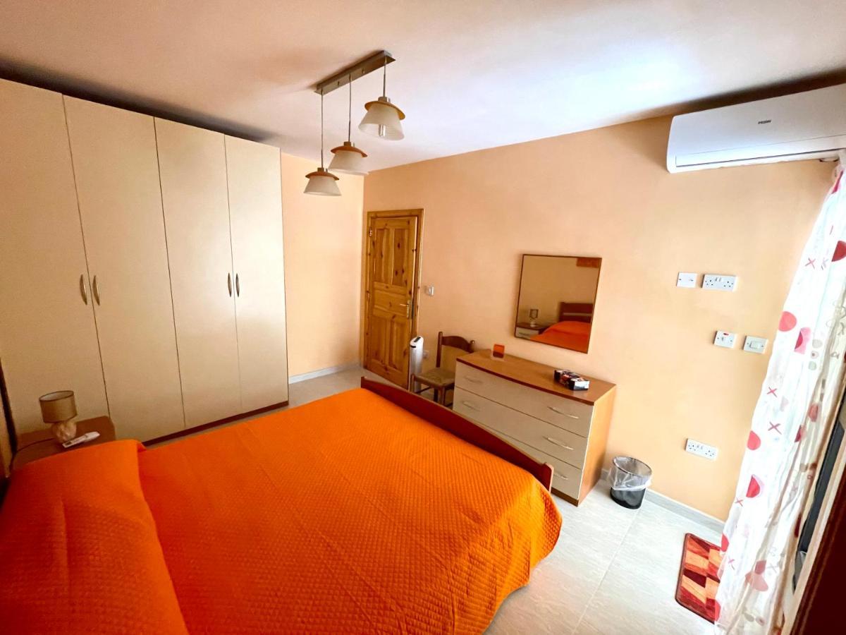 Regent Court - 3 Bedroom Apartment Within Walking Distance From Seafront St. Paul's Bay Buitenkant foto