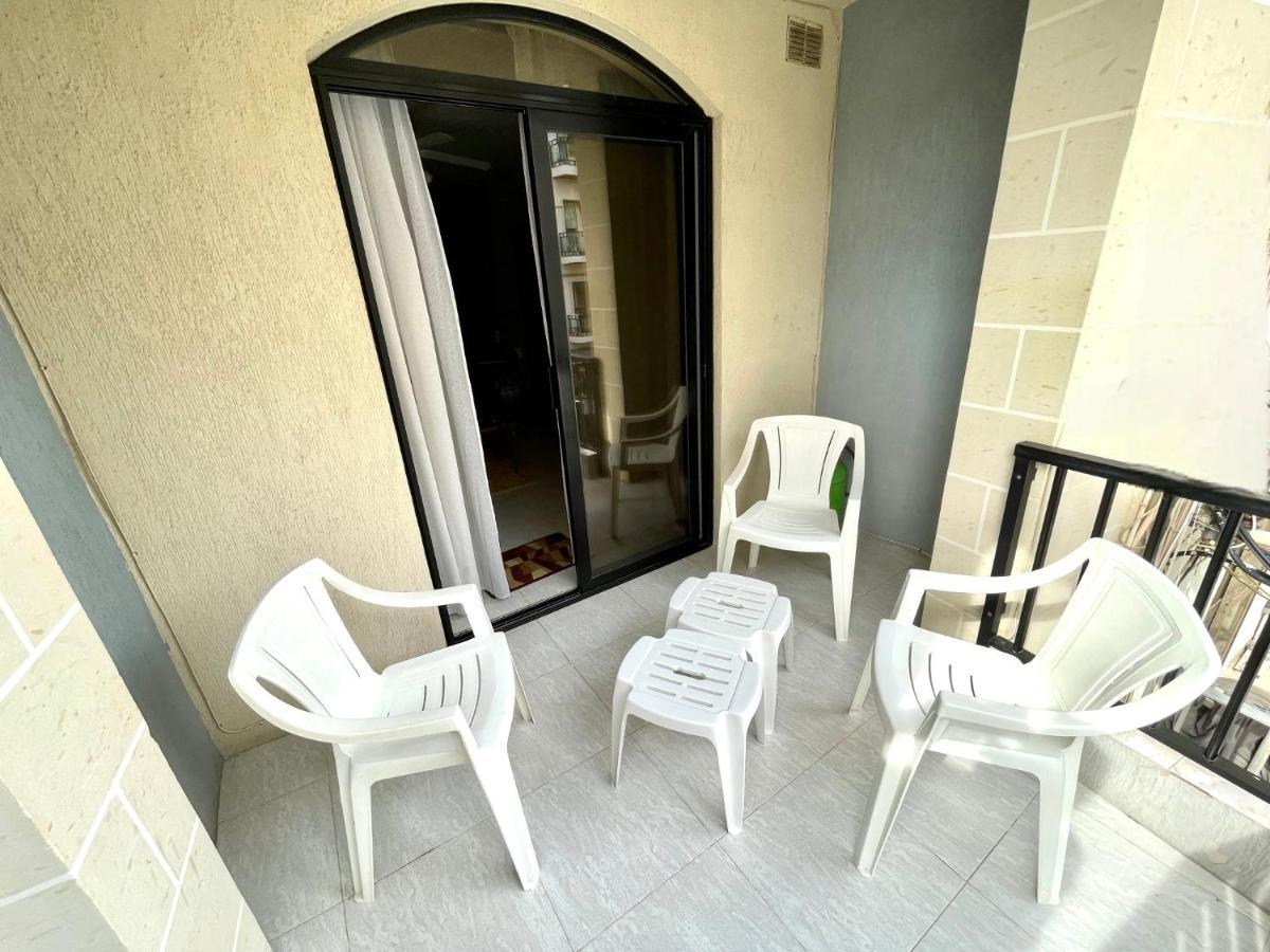 Regent Court - 3 Bedroom Apartment Within Walking Distance From Seafront St. Paul's Bay Buitenkant foto