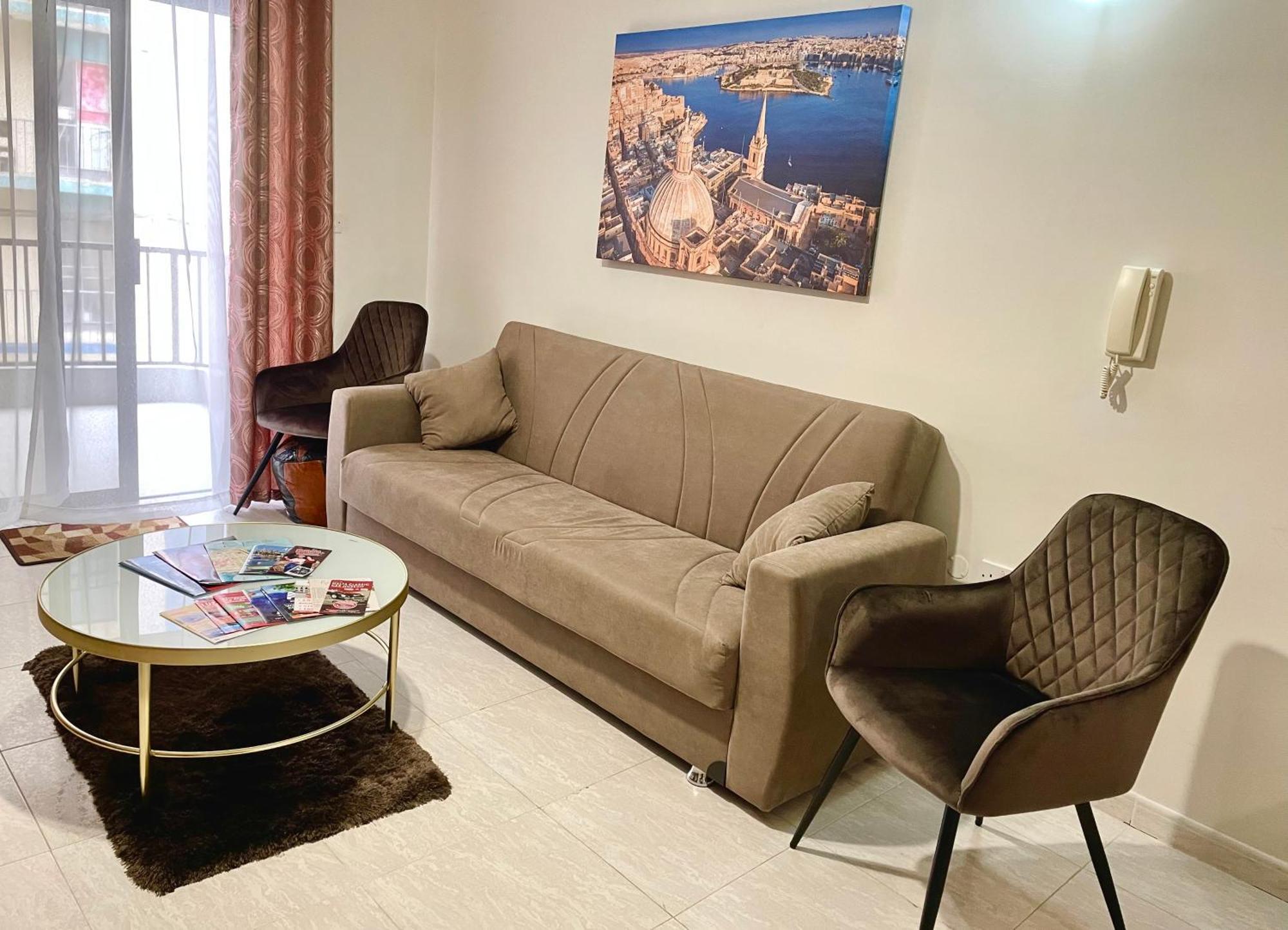 Regent Court - 3 Bedroom Apartment Within Walking Distance From Seafront St. Paul's Bay Buitenkant foto
