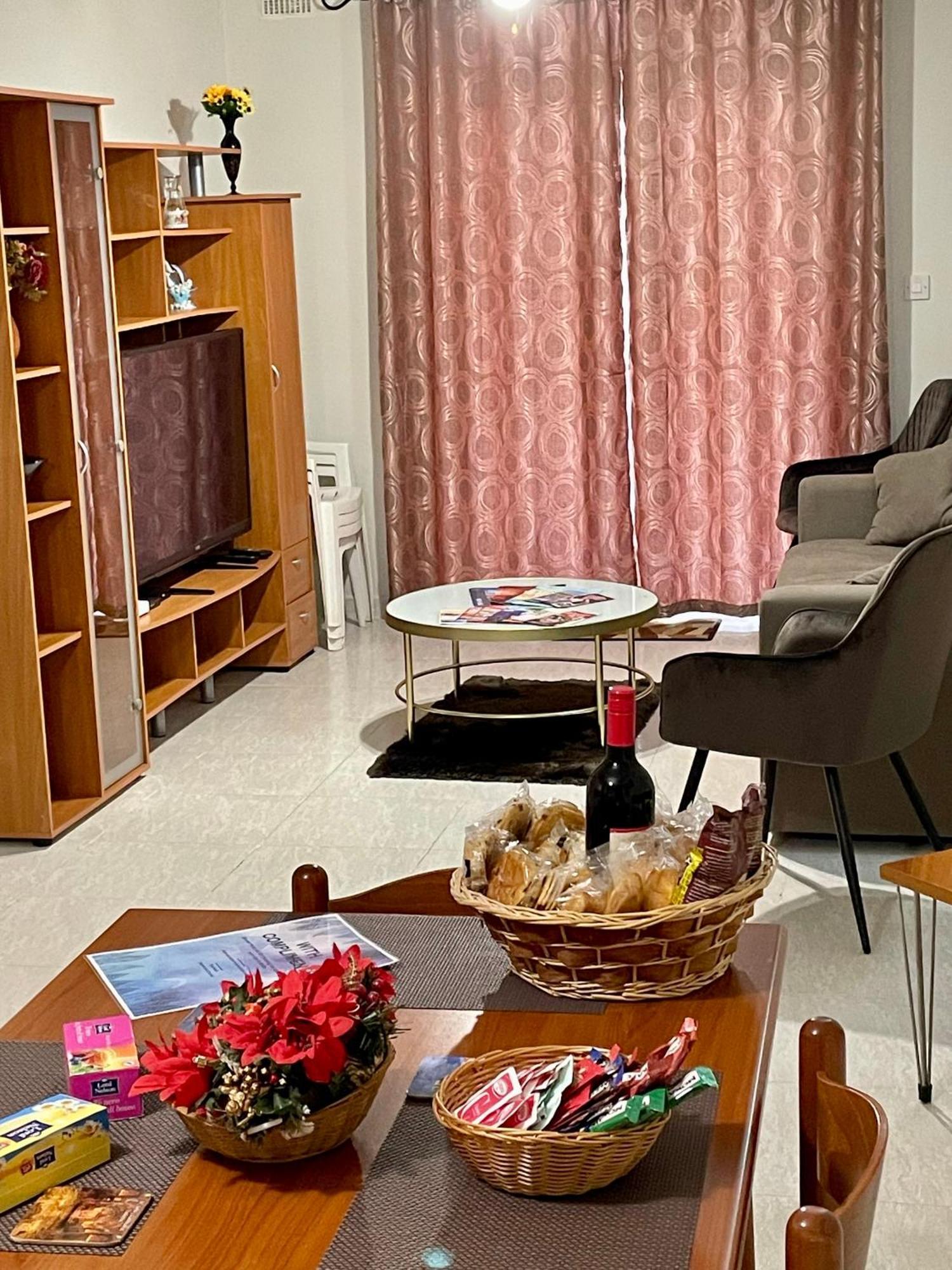 Regent Court - 3 Bedroom Apartment Within Walking Distance From Seafront St. Paul's Bay Buitenkant foto