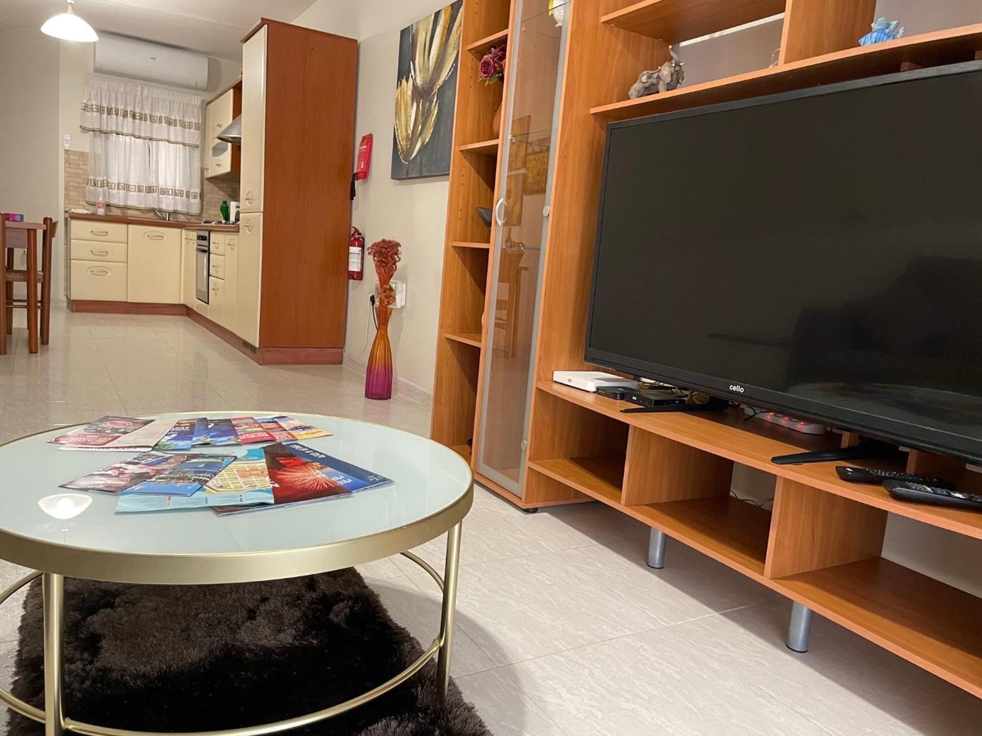 Regent Court - 3 Bedroom Apartment Within Walking Distance From Seafront St. Paul's Bay Buitenkant foto