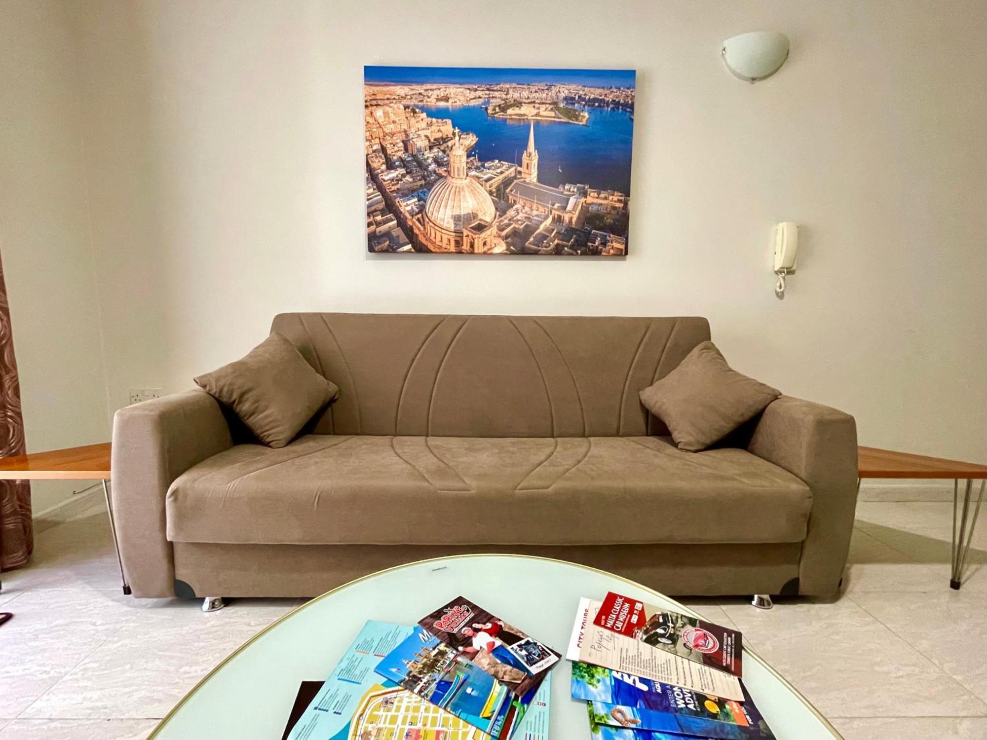 Regent Court - 3 Bedroom Apartment Within Walking Distance From Seafront St. Paul's Bay Buitenkant foto