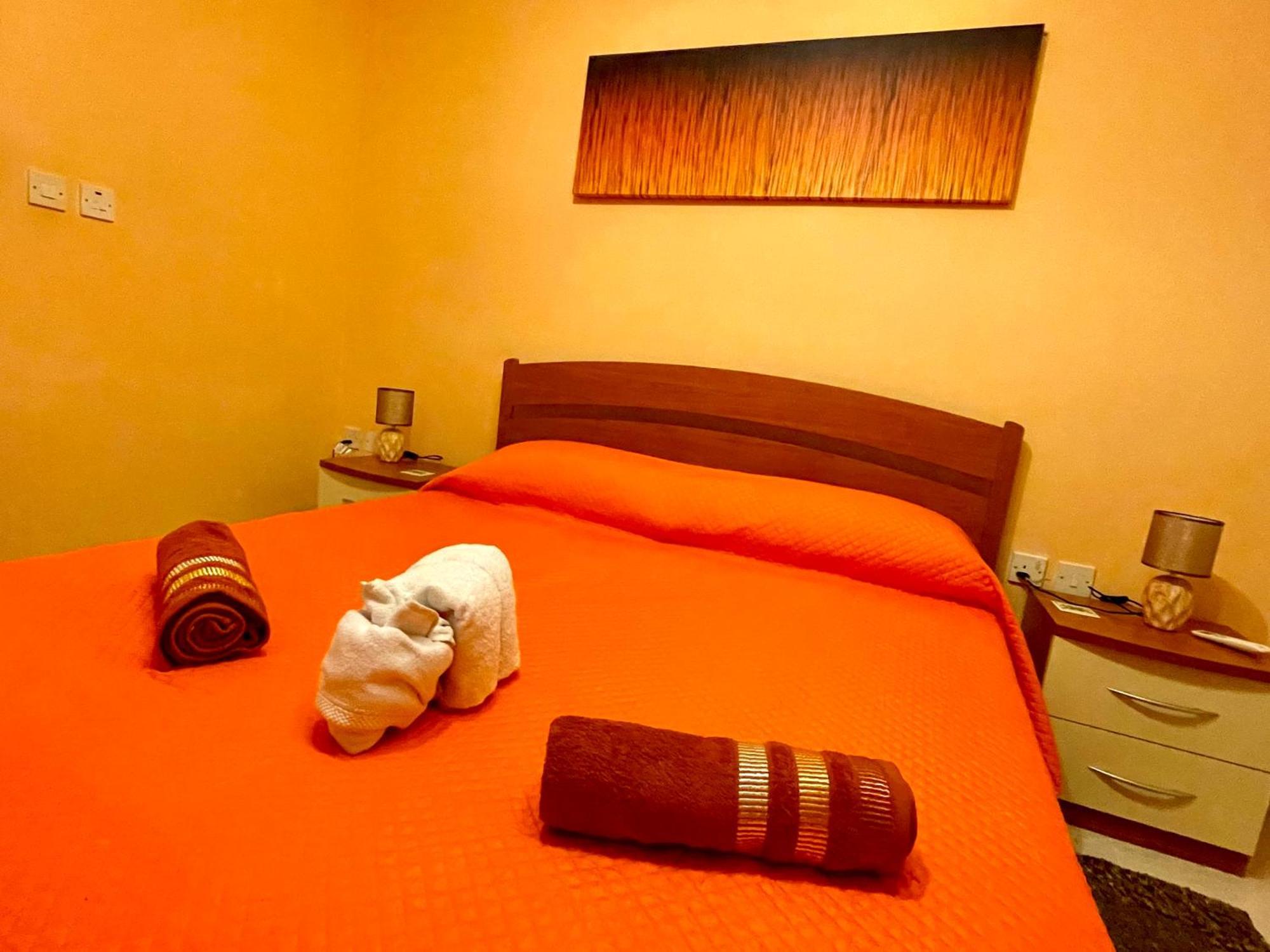Regent Court - 3 Bedroom Apartment Within Walking Distance From Seafront St. Paul's Bay Buitenkant foto